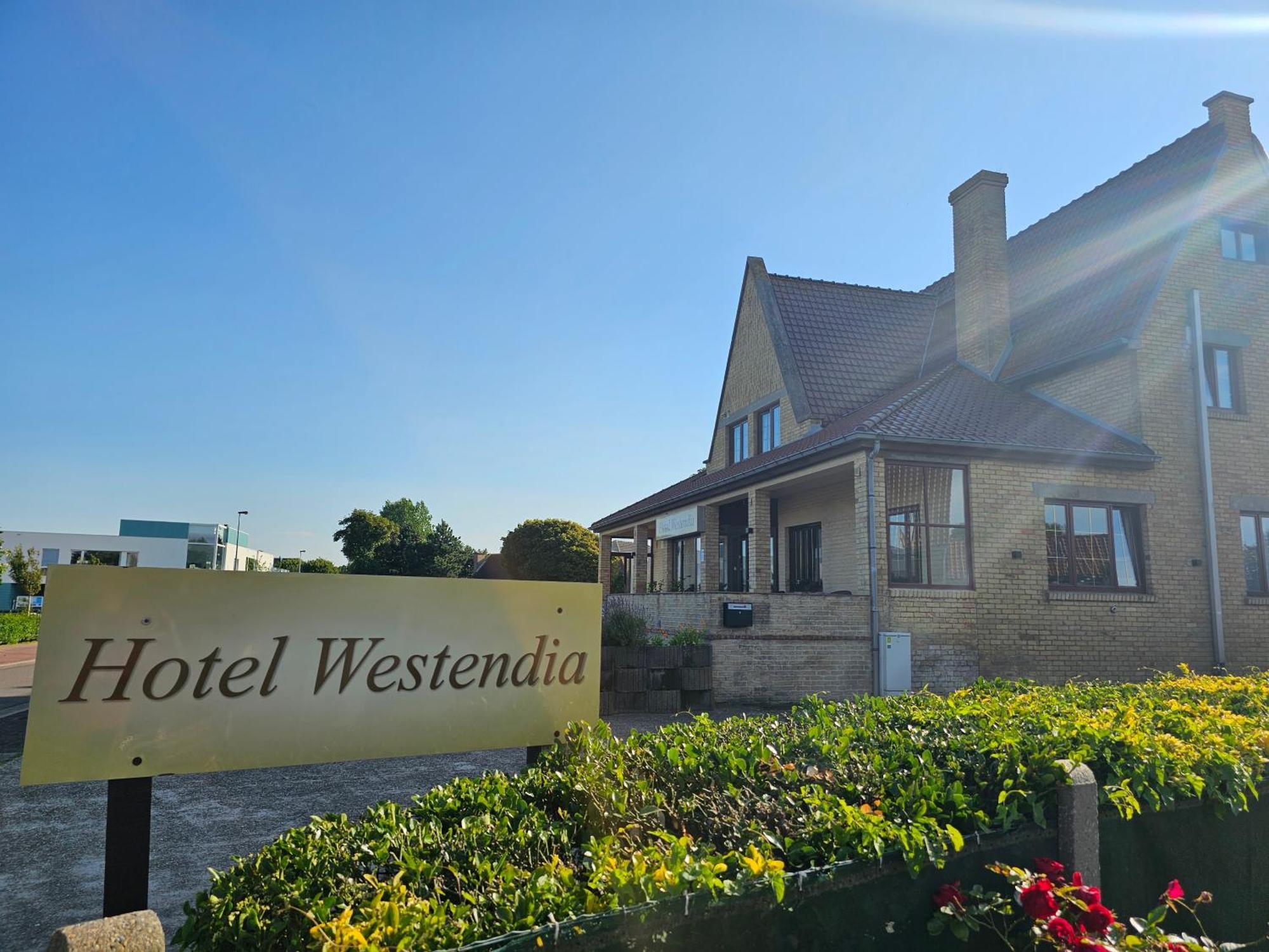 Hotel Westendia And Free Parking Top Breakfast Westende Dış mekan fotoğraf